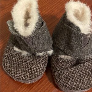 Toms Cozy Gray baby Shoes